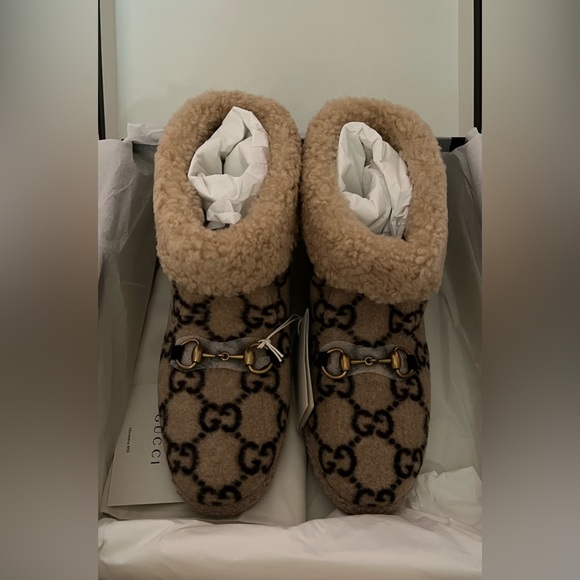 Authentic Gucci Boots (Unworn). - Picture 2 of 10